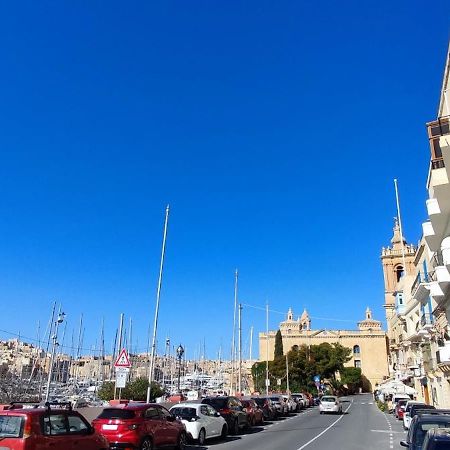 Vittoriosa' Seafront 2 Bed Highly Furnished Apartment Ngoại thất bức ảnh