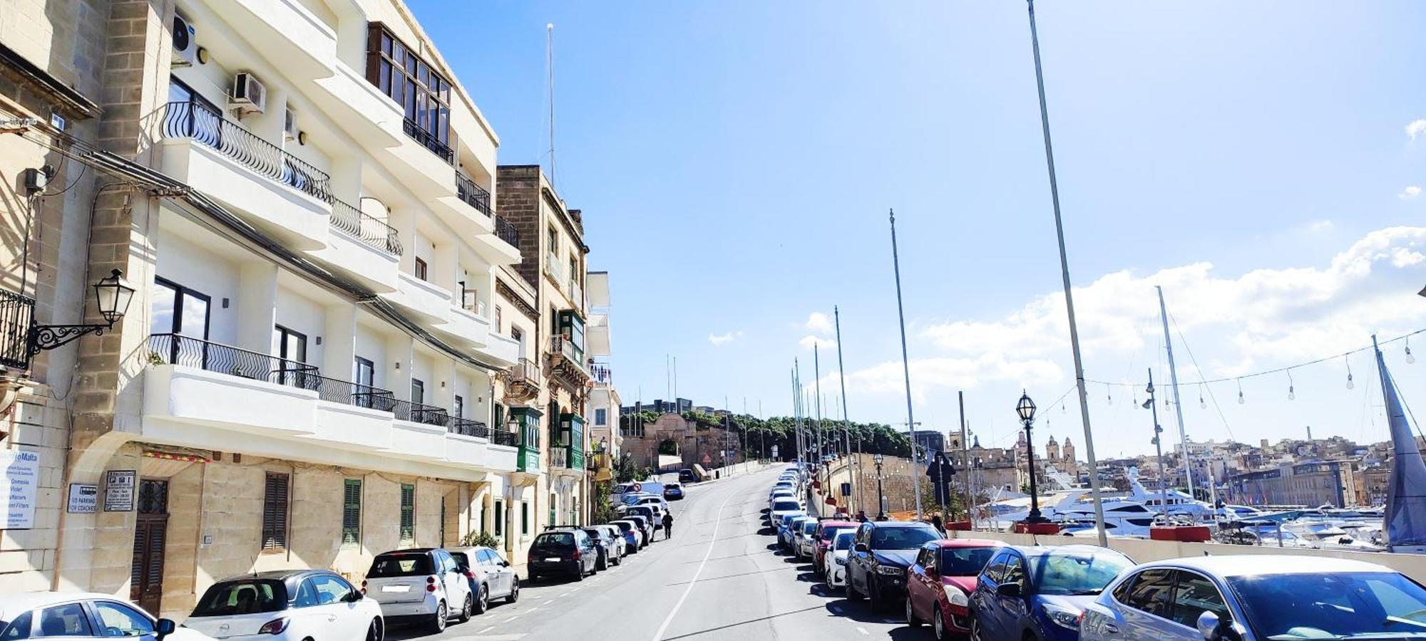 Vittoriosa' Seafront 2 Bed Highly Furnished Apartment Ngoại thất bức ảnh