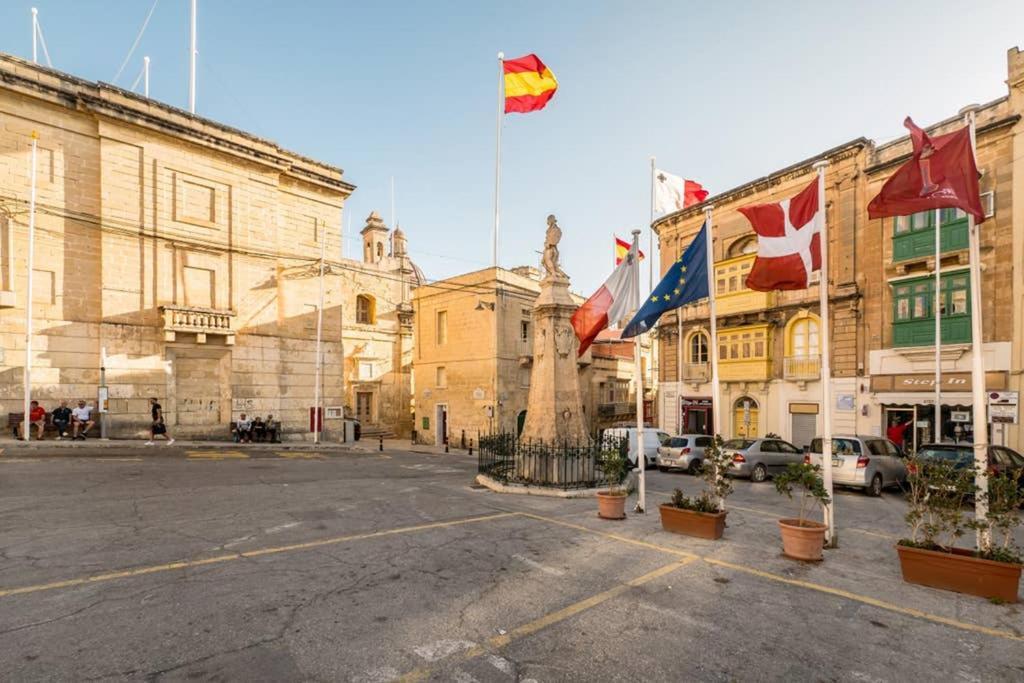 Vittoriosa' Seafront 2 Bed Highly Furnished Apartment Ngoại thất bức ảnh
