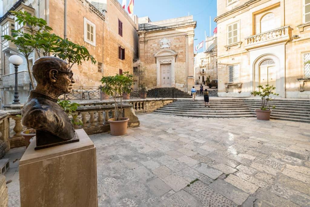 Vittoriosa' Seafront 2 Bed Highly Furnished Apartment Ngoại thất bức ảnh